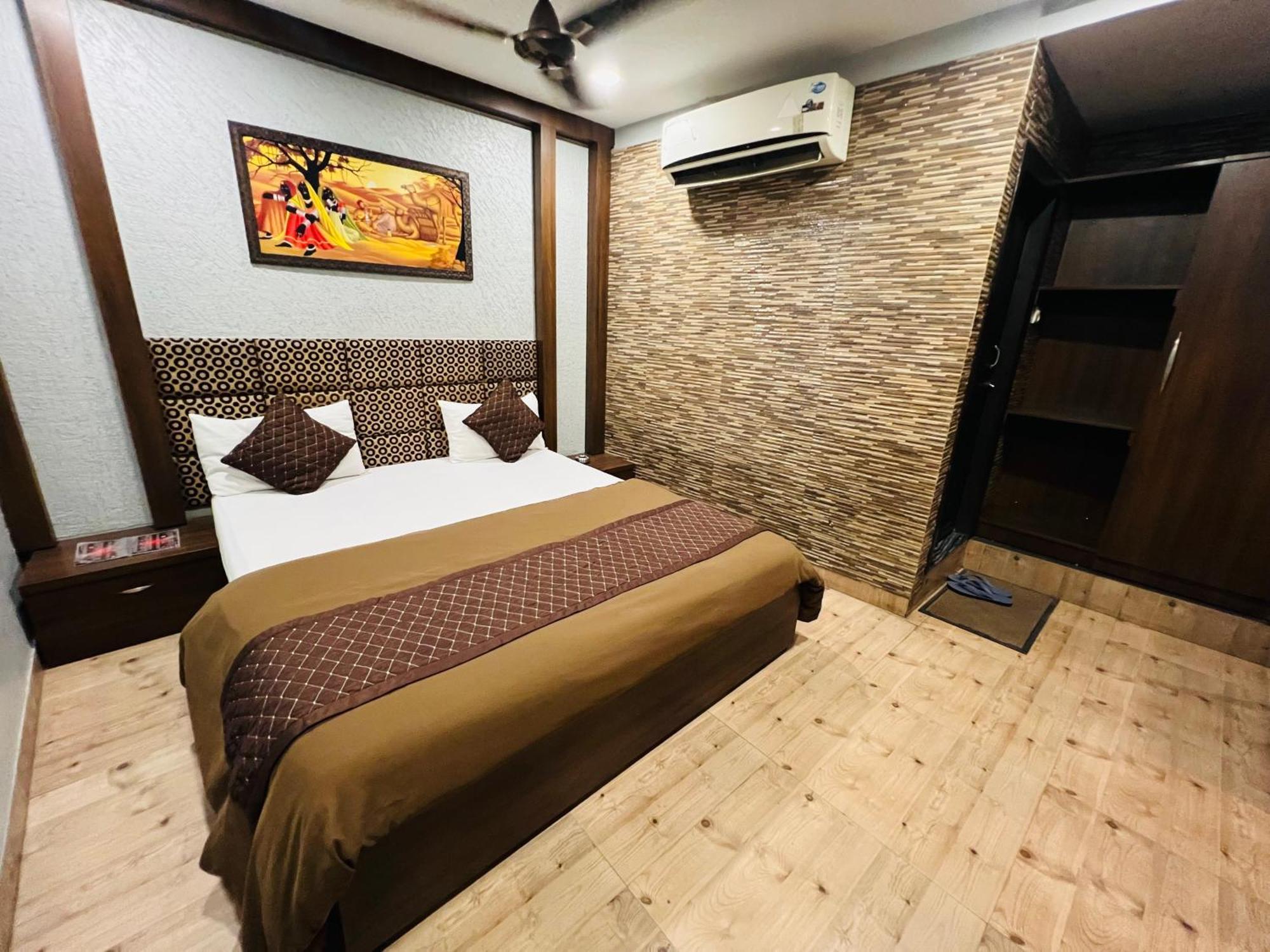 Hotel Sabera Siliguri Buitenkant foto