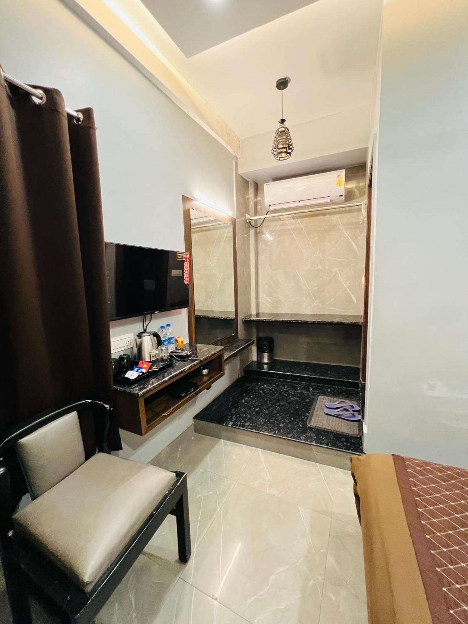 Hotel Sabera Siliguri Buitenkant foto