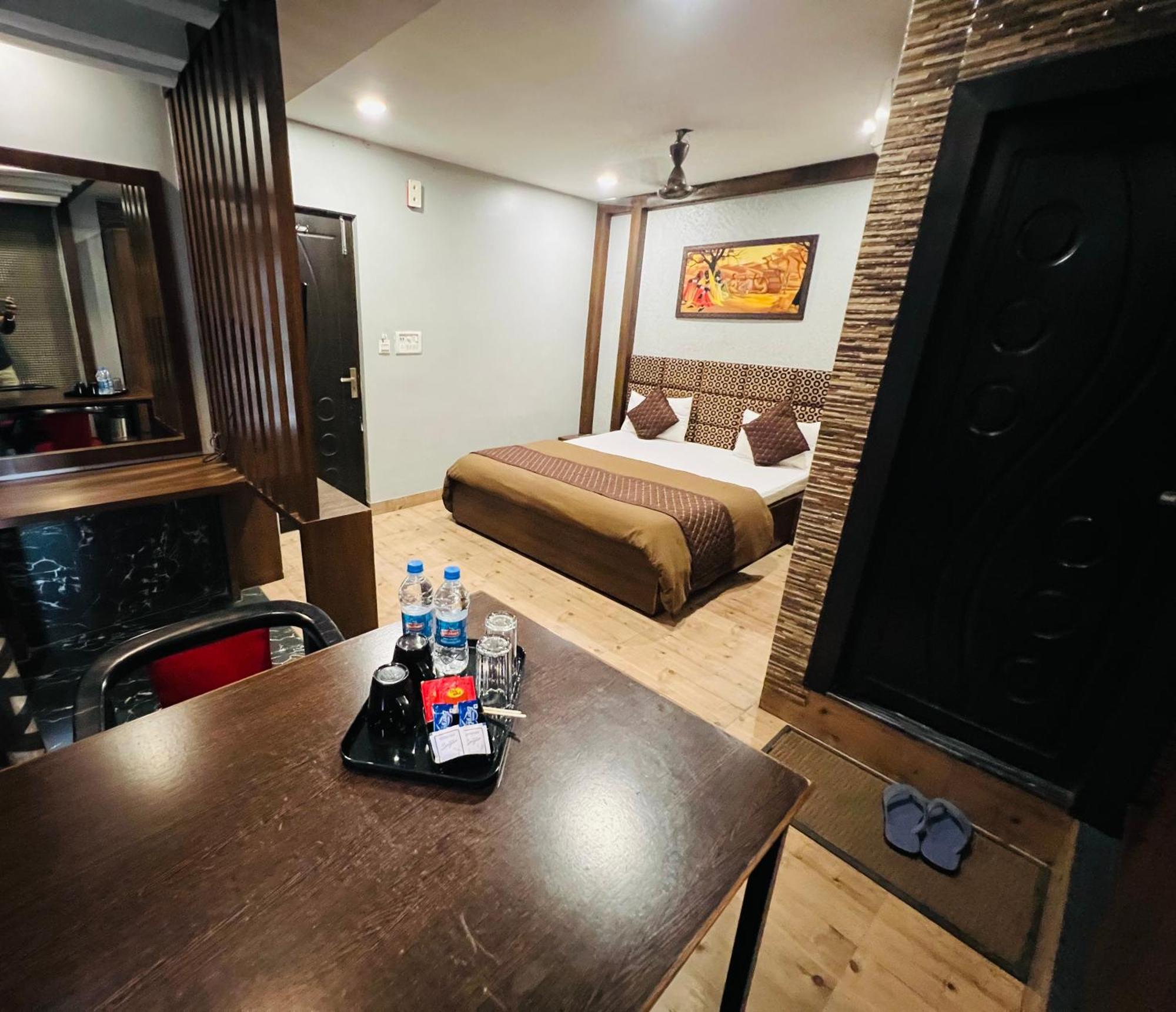 Hotel Sabera Siliguri Buitenkant foto