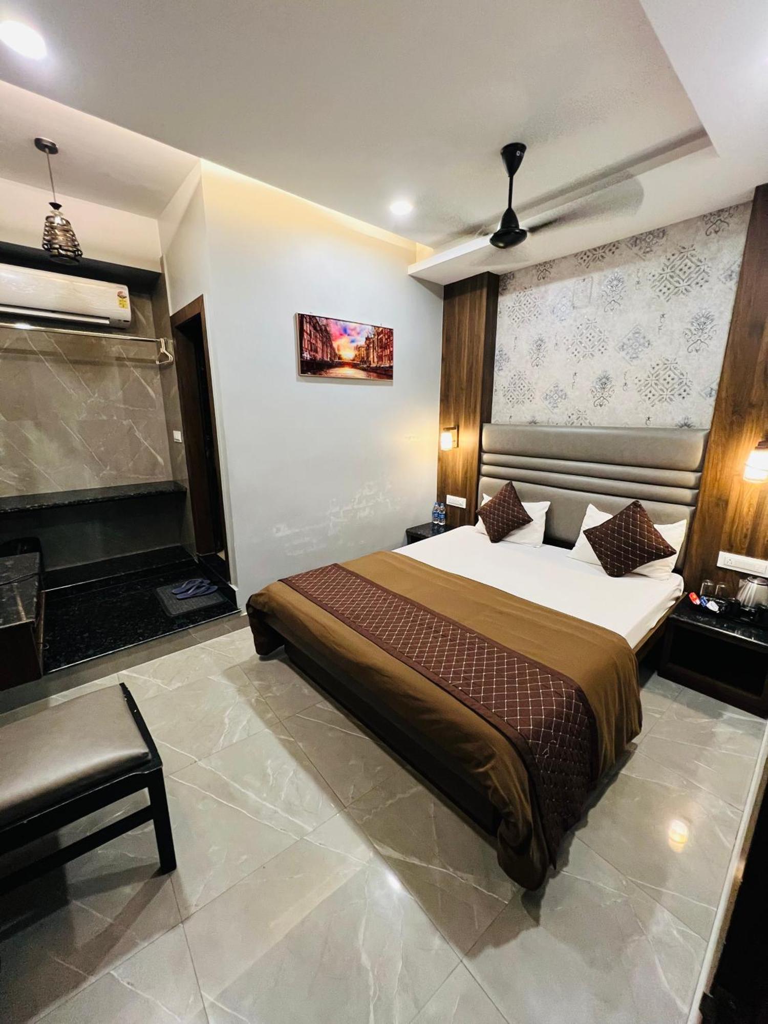 Hotel Sabera Siliguri Buitenkant foto