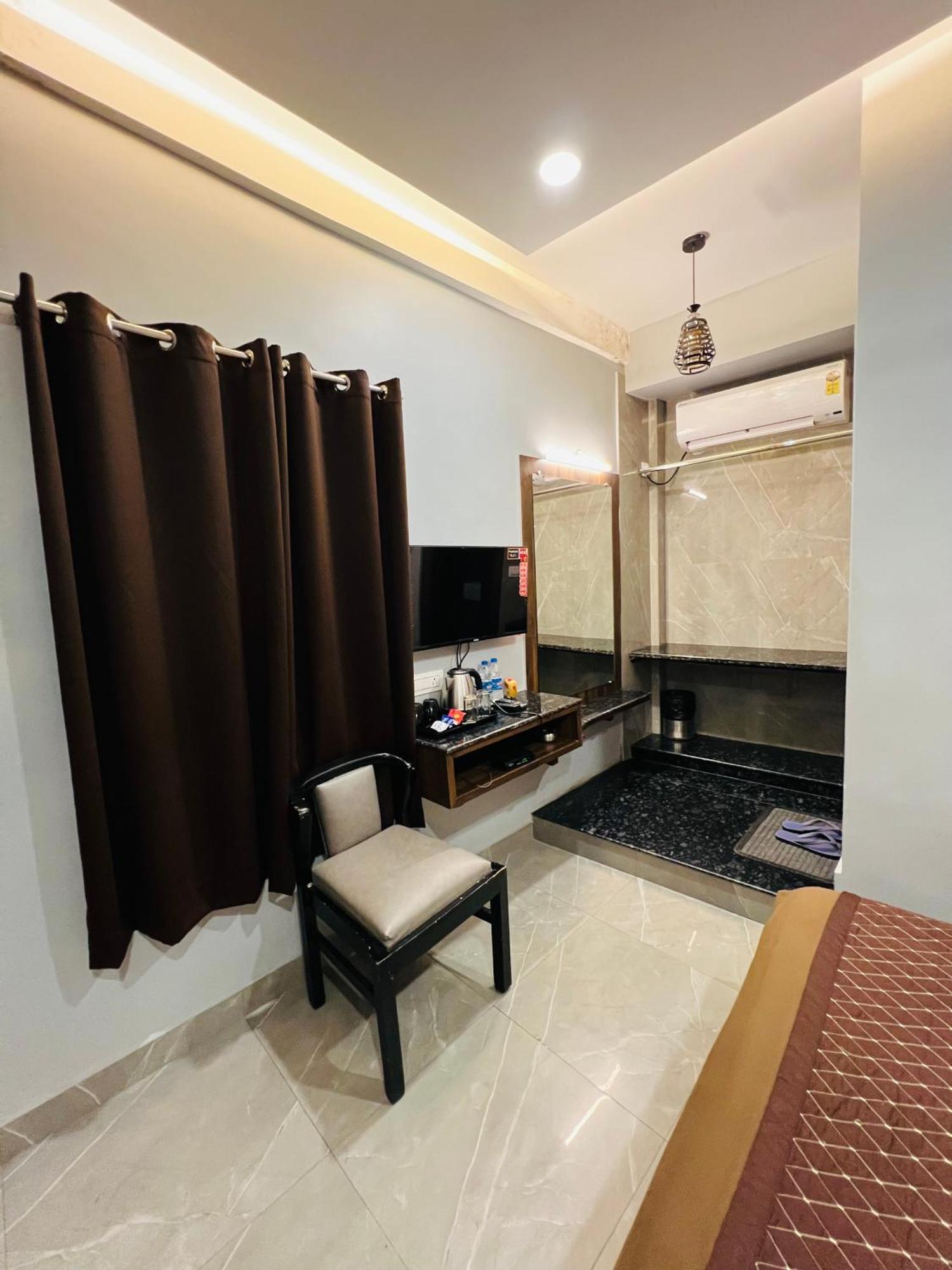 Hotel Sabera Siliguri Buitenkant foto