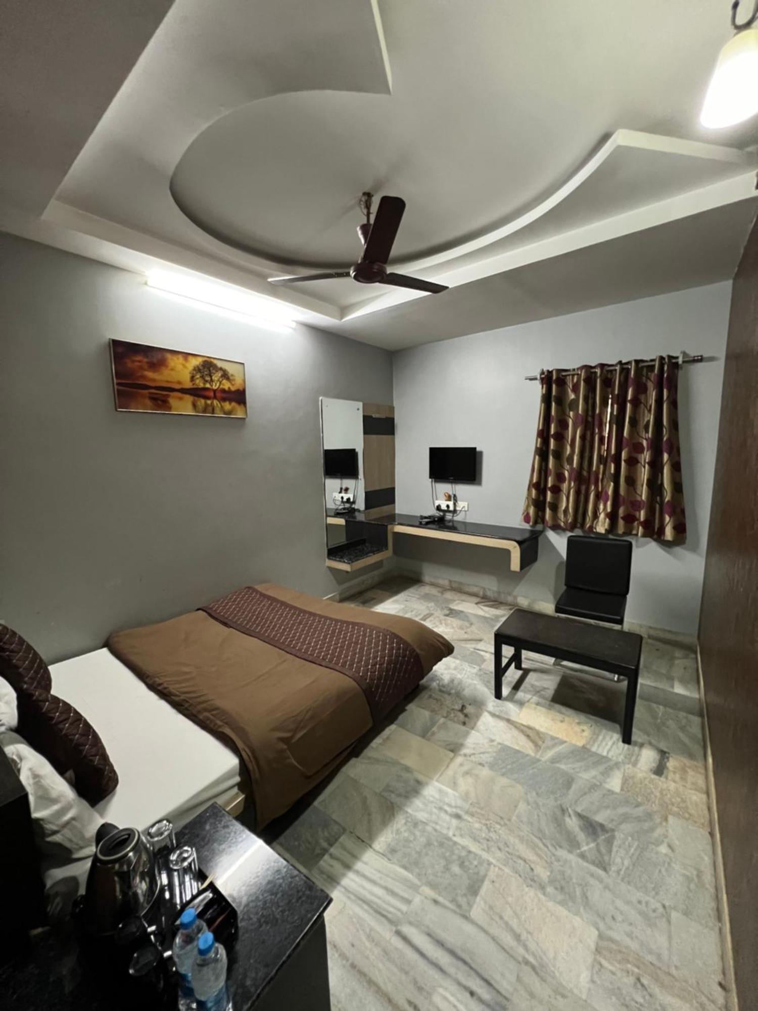 Hotel Sabera Siliguri Buitenkant foto