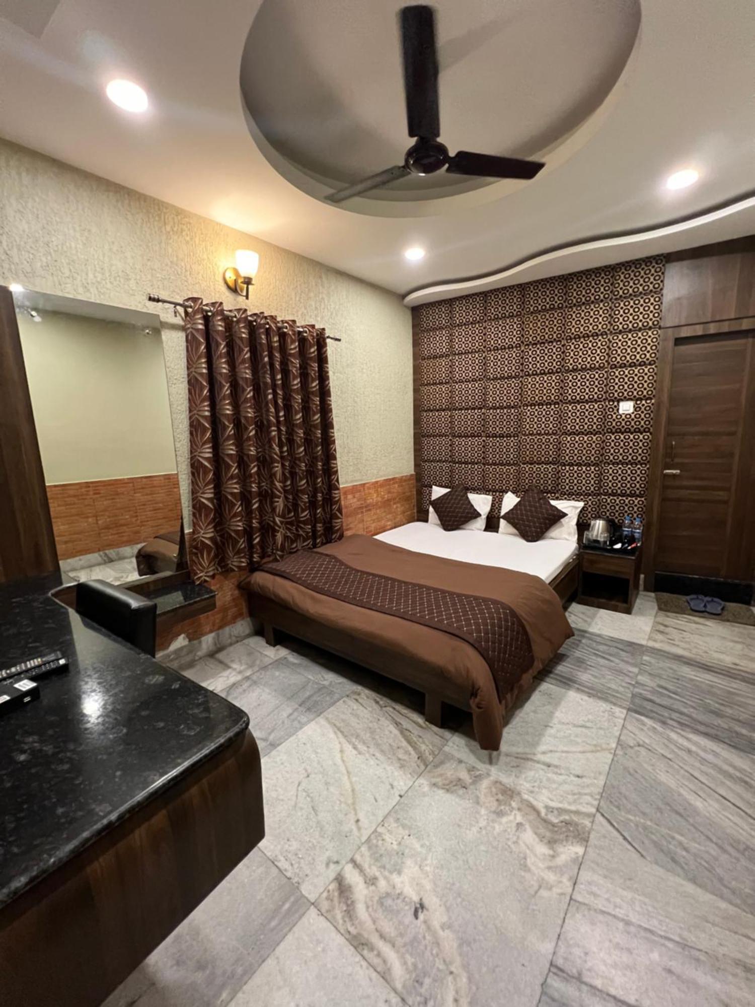Hotel Sabera Siliguri Buitenkant foto