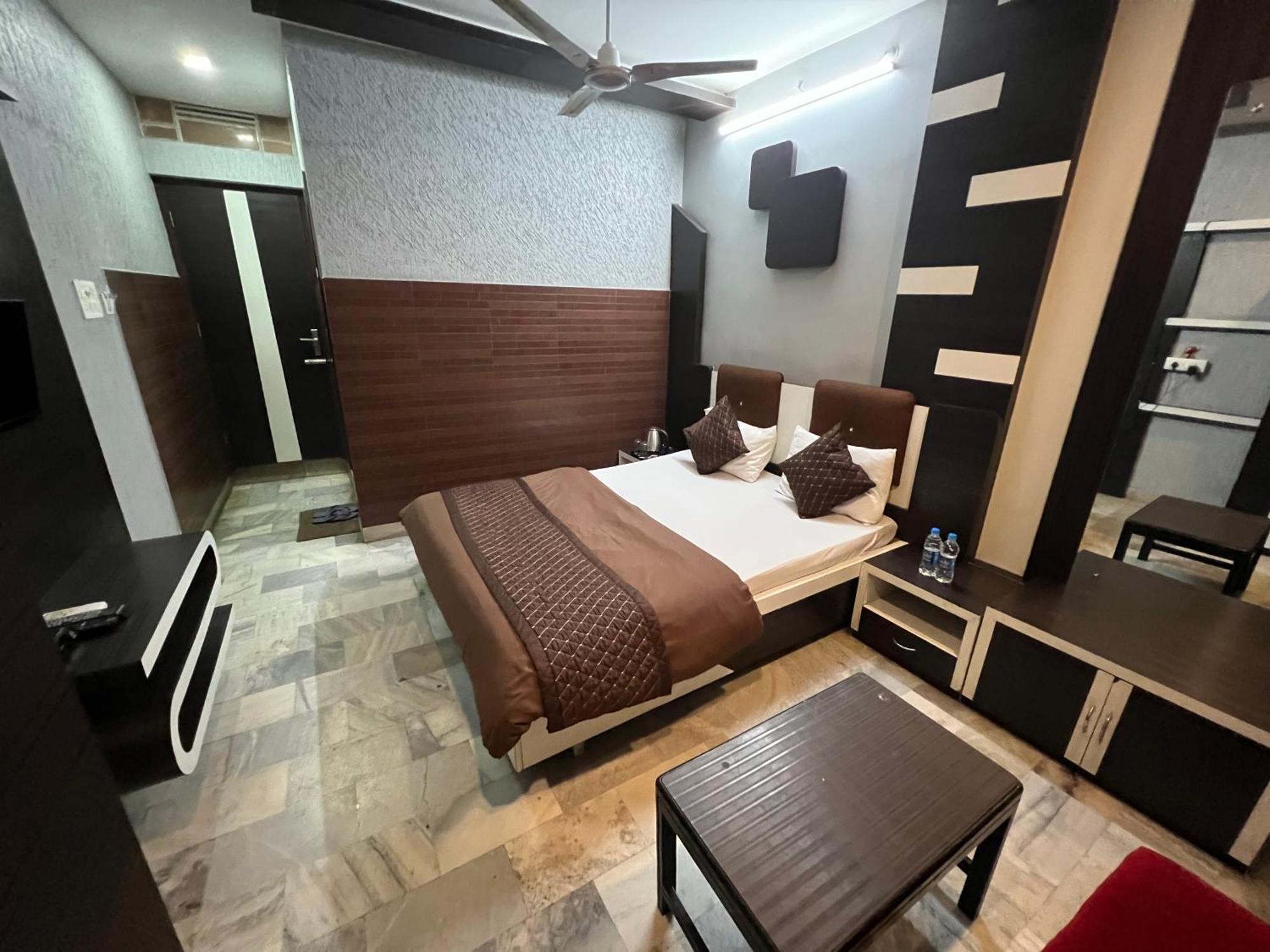 Hotel Sabera Siliguri Buitenkant foto