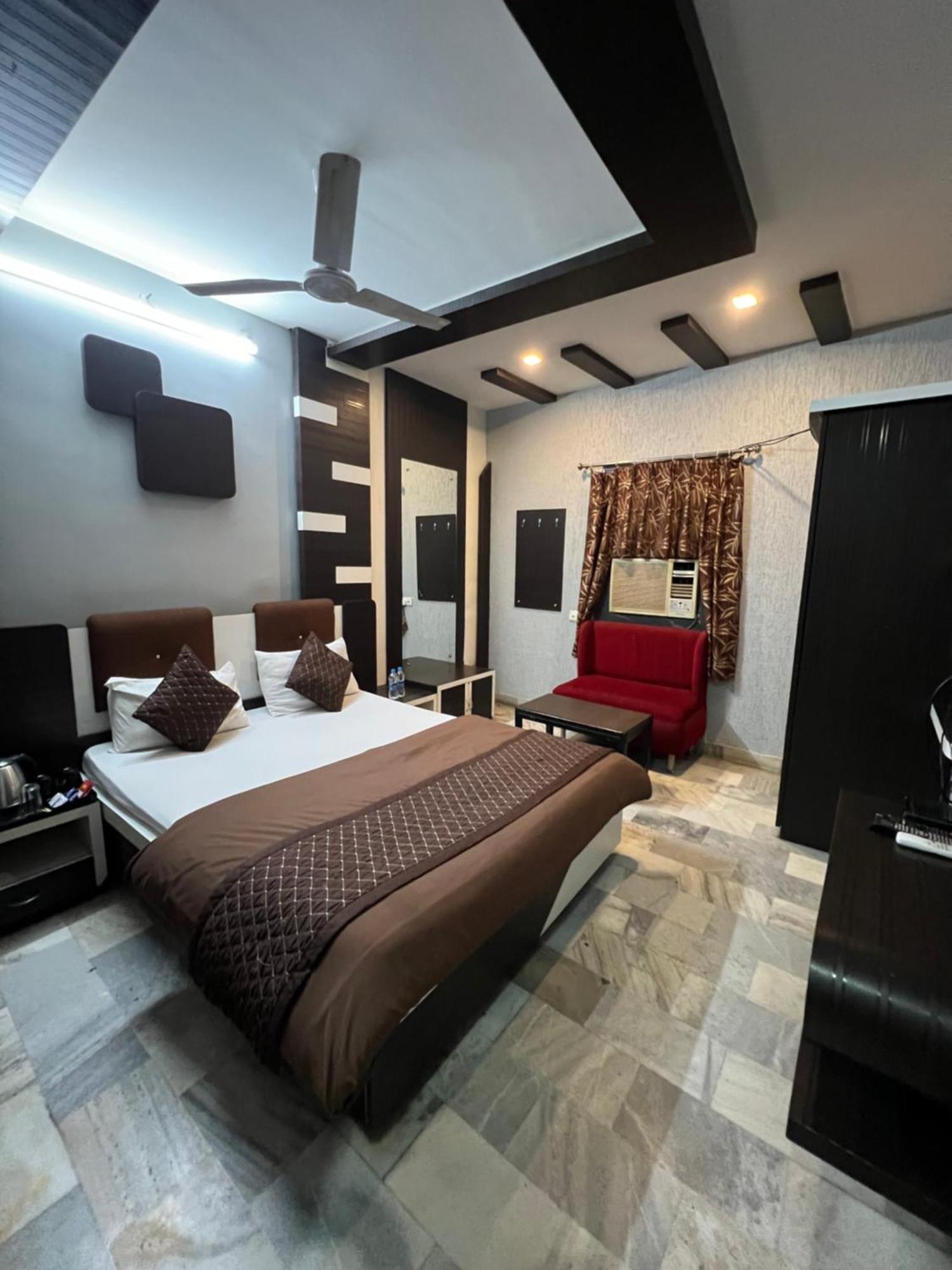 Hotel Sabera Siliguri Buitenkant foto