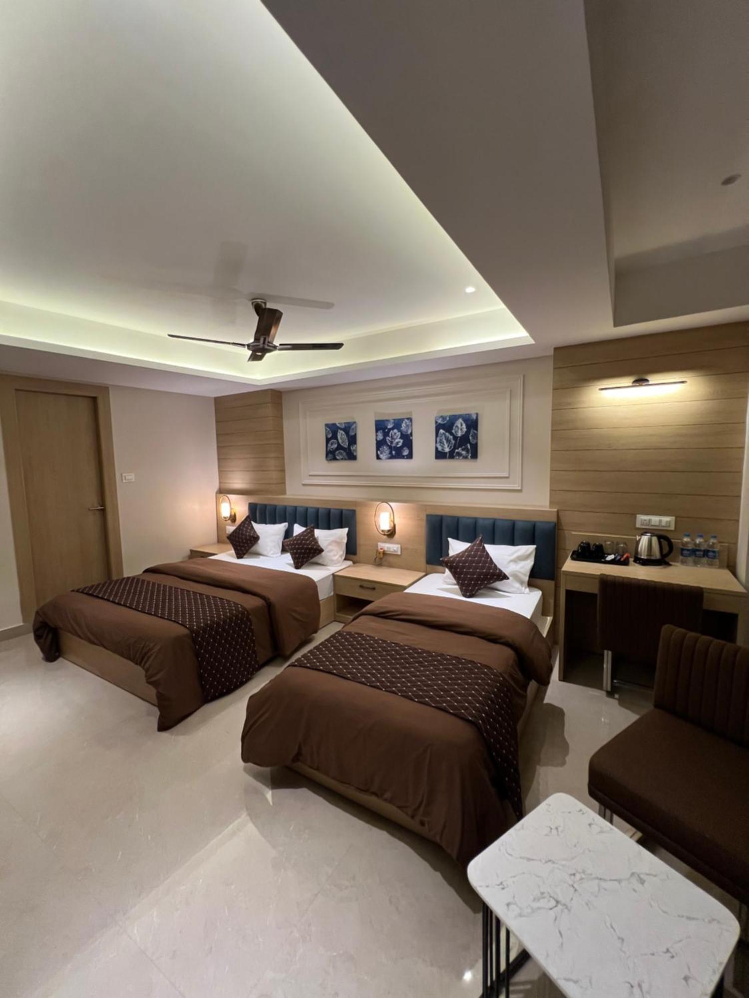 Hotel Sabera Siliguri Buitenkant foto