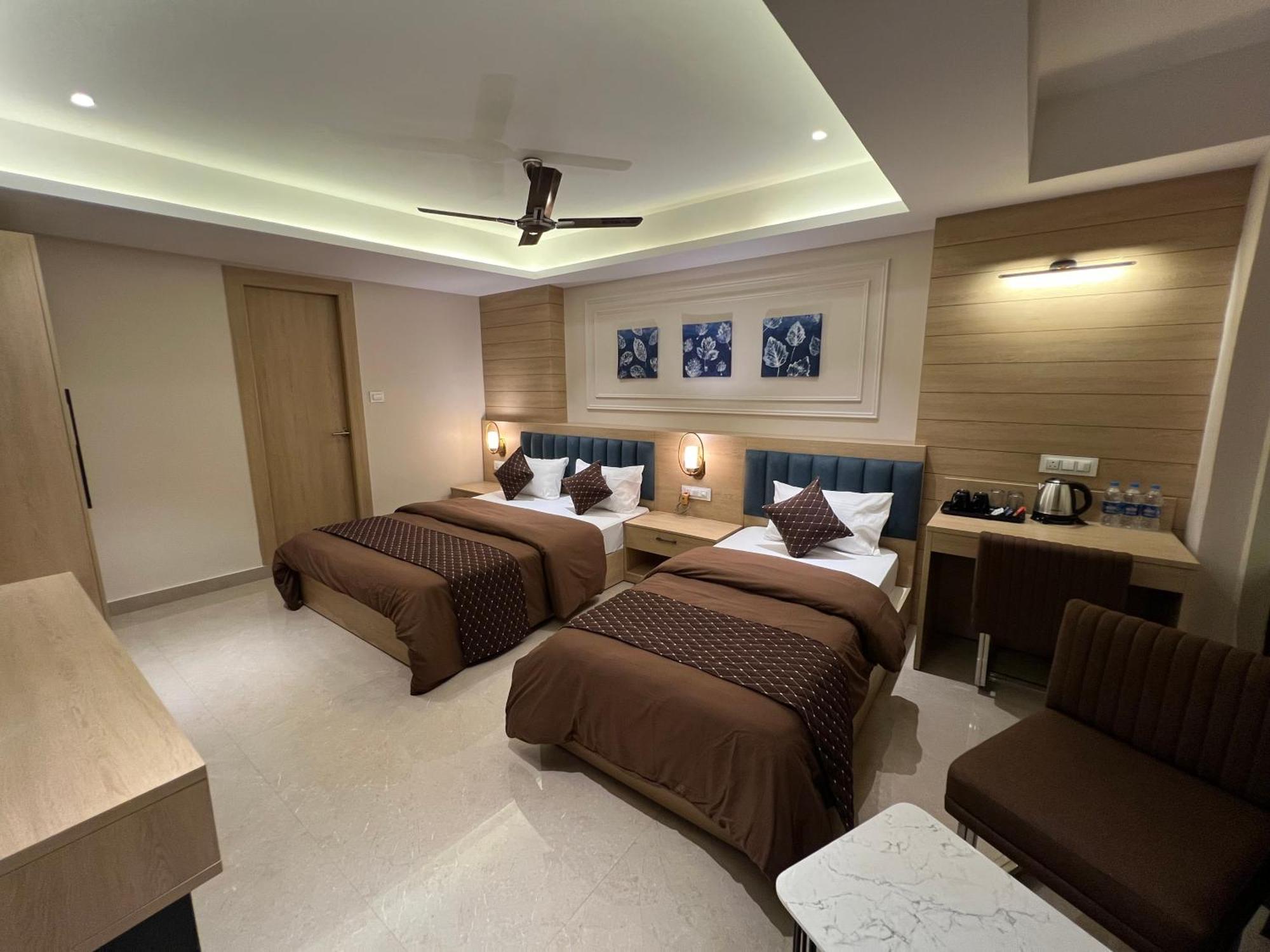 Hotel Sabera Siliguri Buitenkant foto