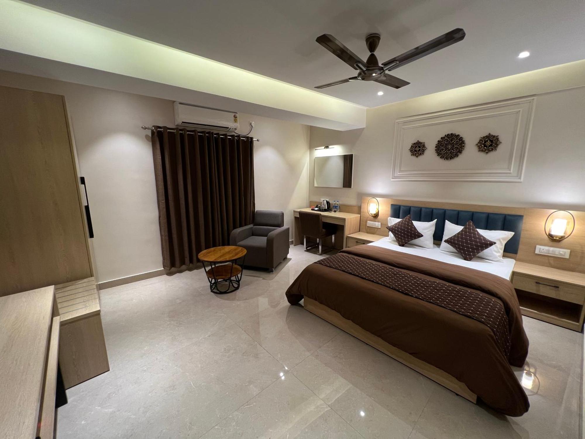 Hotel Sabera Siliguri Buitenkant foto