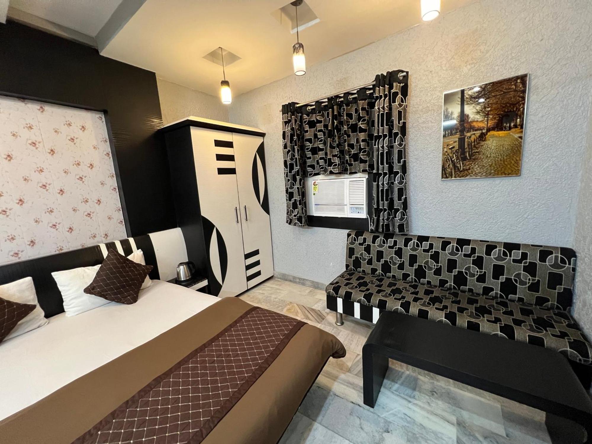 Hotel Sabera Siliguri Buitenkant foto