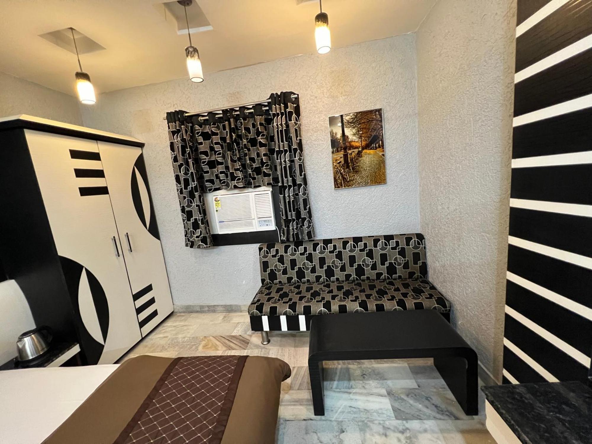 Hotel Sabera Siliguri Buitenkant foto