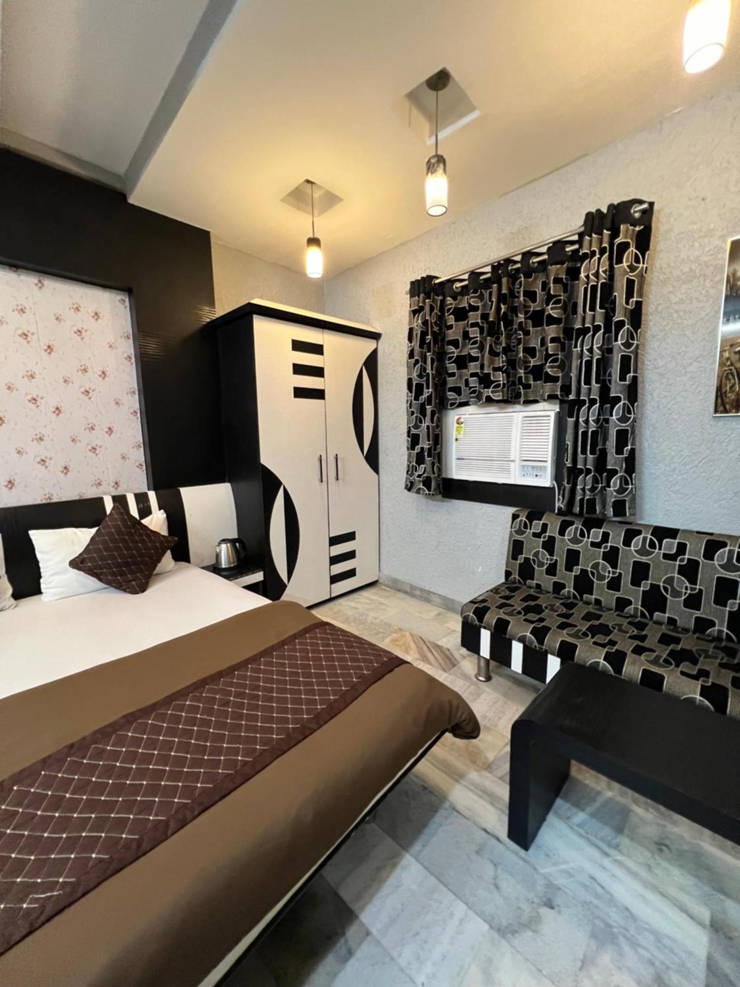 Hotel Sabera Siliguri Buitenkant foto
